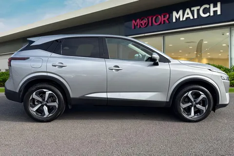 MM72USJ Nissan Qashqai 1.3 DIG-T MHEV N-Connecta Euro 6 (s/s) 5dr Thumbnail #4