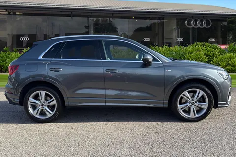 DG22BYS Audi Q3 S line 40 TFSI quattro 190 PS S tronic Thumbnail #4