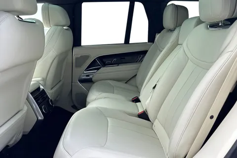 4 of 41 for Land Rover Range Rover 3.0 D350 Autobiography 5dr