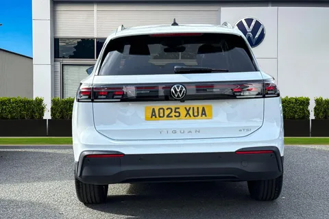 AO25XUA Volkswagen Tiguan 1.5 eTSI 150 Match 5dr DSG | Rear Camera | Navigation System Thumbnail #5