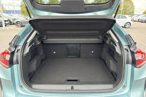 KM23ZFA Citroën C4 1.2 PureTech Shine Plus EAT8 Euro 6 (s/s) 5dr Thumbnail #8