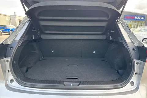 MM72USJ Nissan Qashqai 1.3 DIG-T MHEV N-Connecta Euro 6 (s/s) 5dr Thumbnail #8