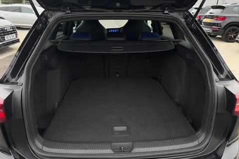 LL72SKU Volkswagen Golf 2.0 TSI R 4Motion 5dr DSG Thumbnail #7