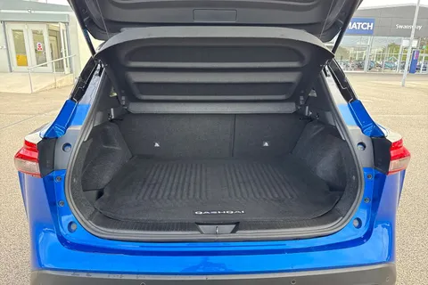 PK72DRV Nissan Qashqai 1.3 DIG-T MHEV N-Connecta Euro 6 (s/s) 5dr Thumbnail #7