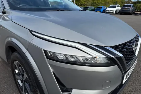 MM72USJ Nissan Qashqai 1.3 DIG-T MHEV N-Connecta Euro 6 (s/s) 5dr Thumbnail #10