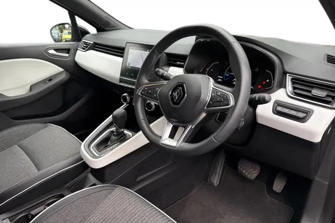 DT23LWH Renault Clio 1.6 E-TECH Techno Auto Euro 6 (s/s) 5dr Thumbnail #8