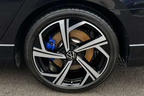 LL72SKU Volkswagen Golf 2.0 TSI R 4Motion 5dr DSG Thumbnail #10