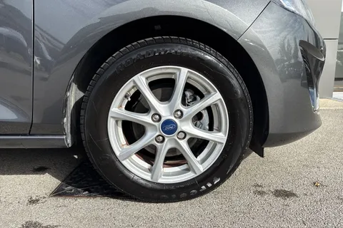 ET67RNJ Ford Fiesta 1.1 Ti-VCT Zetec Euro 6 (s/s) 3dr Thumbnail #11