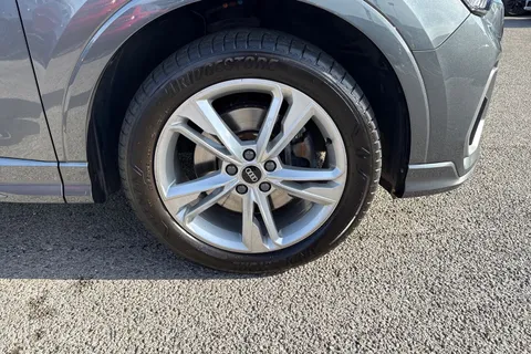 DG22BYS Audi Q3 S line 40 TFSI quattro 190 PS S tronic Thumbnail #10