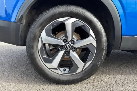 PK72DRV Nissan Qashqai 1.3 DIG-T MHEV N-Connecta Euro 6 (s/s) 5dr Thumbnail #11