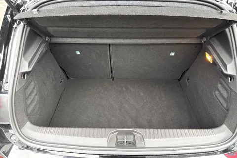 DT23LWH Renault Clio 1.6 E-TECH Techno Auto Euro 6 (s/s) 5dr Thumbnail #10