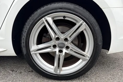 RE66XAU Audi A4 2.0 TDI ultra S line Euro 6 (s/s) 4dr Thumbnail #11