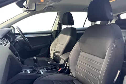 SE68KWA Škoda Octavia 1.6 TDI SE Euro 6 (s/s) 5dr Thumbnail #11