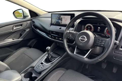 MM72USJ Nissan Qashqai 1.3 DIG-T MHEV N-Connecta Euro 6 (s/s) 5dr Thumbnail #15