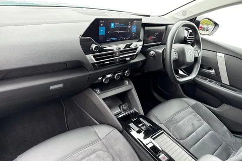 KM23ZFA Citroën C4 1.2 PureTech Shine Plus EAT8 Euro 6 (s/s) 5dr Thumbnail #16