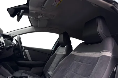 KM23ZFA Citroën C4 1.2 PureTech Shine Plus EAT8 Euro 6 (s/s) 5dr Thumbnail #17