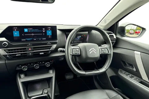 KM23ZFA Citroën C4 1.2 PureTech Shine Plus EAT8 Euro 6 (s/s) 5dr Thumbnail #19