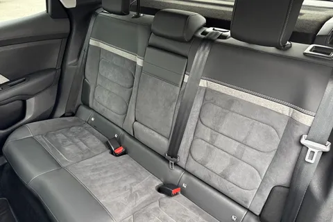 KM23ZFA Citroën C4 1.2 PureTech Shine Plus EAT8 Euro 6 (s/s) 5dr Thumbnail #20