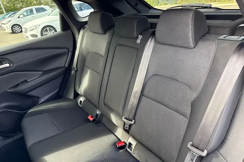 MM72USJ Nissan Qashqai 1.3 DIG-T MHEV N-Connecta Euro 6 (s/s) 5dr Thumbnail #20