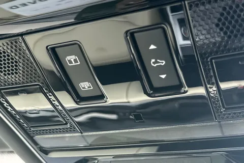 23 of 41 for Land Rover Range Rover 3.0 D350 Autobiography 5dr