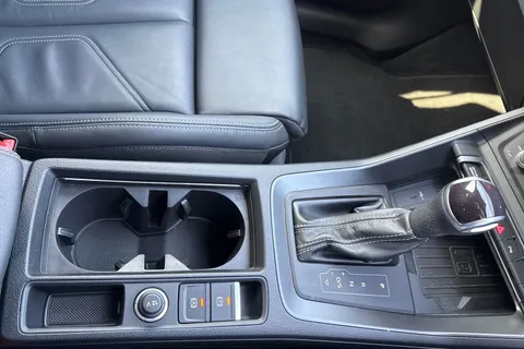 DA73YMJ Audi Q3 Black Edition 35 TFSI 150 PS S tronic Thumbnail #24