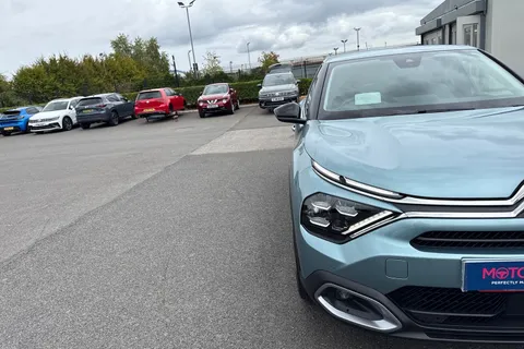 KM23ZFA Citroën C4 1.2 PureTech Shine Plus EAT8 Euro 6 (s/s) 5dr Thumbnail #26