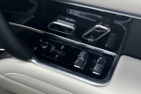 25 of 41 for Land Rover Range Rover 3.0 D350 Autobiography 5dr