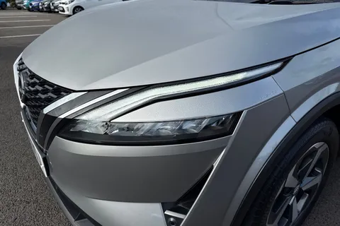 MM72USJ Nissan Qashqai 1.3 DIG-T MHEV N-Connecta Euro 6 (s/s) 5dr Thumbnail #27