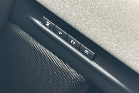 DX25OFZ Land Rover Range Rover Evoque 2.0 D200 Dynamic HSE 5dr Thumbnail #26