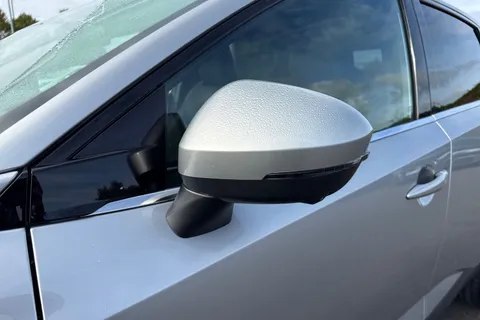 MM72USJ Nissan Qashqai 1.3 DIG-T MHEV N-Connecta Euro 6 (s/s) 5dr Thumbnail #30