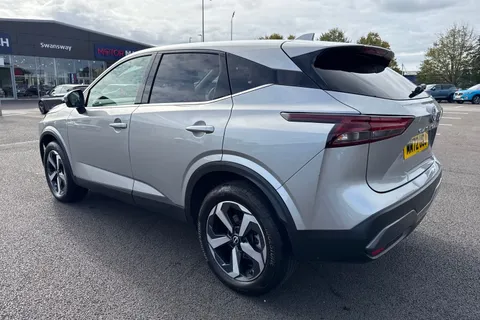 MM72USJ Nissan Qashqai 1.3 DIG-T MHEV N-Connecta Euro 6 (s/s) 5dr Thumbnail #31