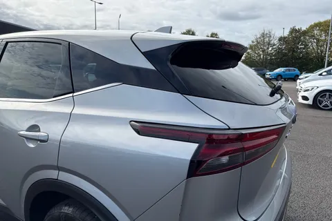 MM72USJ Nissan Qashqai 1.3 DIG-T MHEV N-Connecta Euro 6 (s/s) 5dr Thumbnail #32