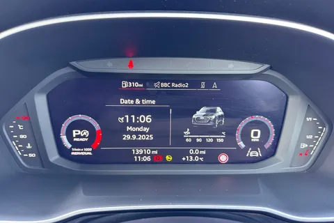 DA73YMJ Audi Q3 Black Edition 35 TFSI 150 PS S tronic Thumbnail #32