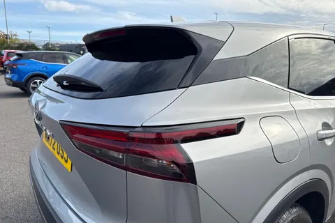 MM72USJ Nissan Qashqai 1.3 DIG-T MHEV N-Connecta Euro 6 (s/s) 5dr Thumbnail #33