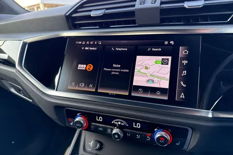 DA73YMJ Audi Q3 Black Edition 35 TFSI 150 PS S tronic Thumbnail #34