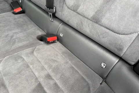 KM23ZFA Citroën C4 1.2 PureTech Shine Plus EAT8 Euro 6 (s/s) 5dr Thumbnail #36