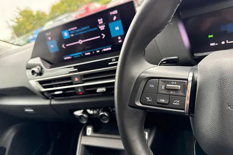 KM23ZFA Citroën C4 1.2 PureTech Shine Plus EAT8 Euro 6 (s/s) 5dr Thumbnail #37