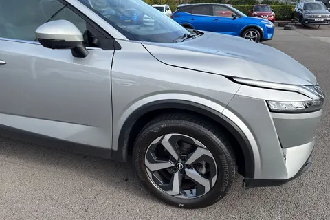 MM72USJ Nissan Qashqai 1.3 DIG-T MHEV N-Connecta Euro 6 (s/s) 5dr Thumbnail #38