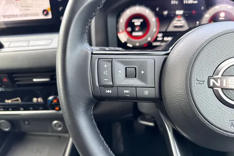 MM72USJ Nissan Qashqai 1.3 DIG-T MHEV N-Connecta Euro 6 (s/s) 5dr Thumbnail #40