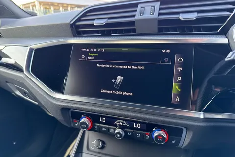 DA73YMJ Audi Q3 Black Edition 35 TFSI 150 PS S tronic Thumbnail #40