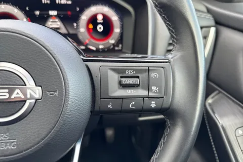 MM72USJ Nissan Qashqai 1.3 DIG-T MHEV N-Connecta Euro 6 (s/s) 5dr Thumbnail #41