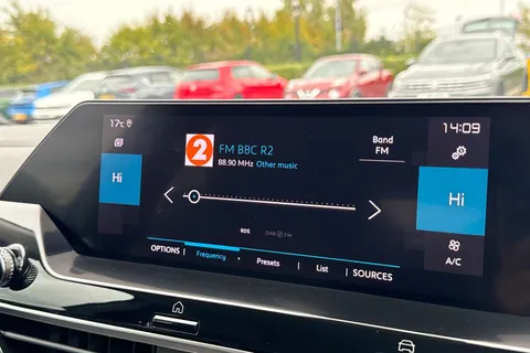 KM23ZFA Citroën C4 1.2 PureTech Shine Plus EAT8 Euro 6 (s/s) 5dr Thumbnail #43