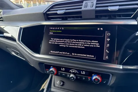 DA73YMJ Audi Q3 Black Edition 35 TFSI 150 PS S tronic Thumbnail #43