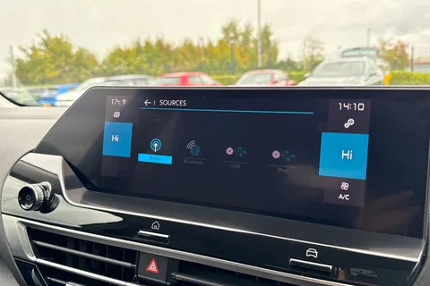 KM23ZFA Citroën C4 1.2 PureTech Shine Plus EAT8 Euro 6 (s/s) 5dr Thumbnail #45