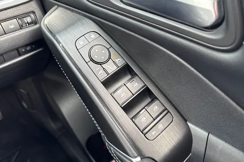 MM72USJ Nissan Qashqai 1.3 DIG-T MHEV N-Connecta Euro 6 (s/s) 5dr Thumbnail #45