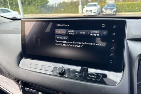 MM72USJ Nissan Qashqai 1.3 DIG-T MHEV N-Connecta Euro 6 (s/s) 5dr Thumbnail #47