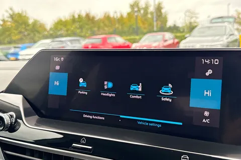 KM23ZFA Citroën C4 1.2 PureTech Shine Plus EAT8 Euro 6 (s/s) 5dr Thumbnail #50