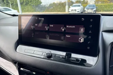 MM72USJ Nissan Qashqai 1.3 DIG-T MHEV N-Connecta Euro 6 (s/s) 5dr Thumbnail #50