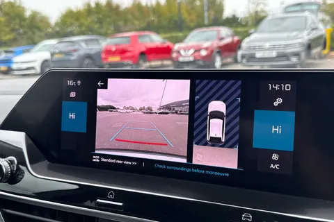 KM23ZFA Citroën C4 1.2 PureTech Shine Plus EAT8 Euro 6 (s/s) 5dr Thumbnail #52