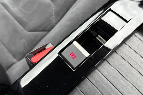 KM23ZFA Citroën C4 1.2 PureTech Shine Plus EAT8 Euro 6 (s/s) 5dr Thumbnail #56